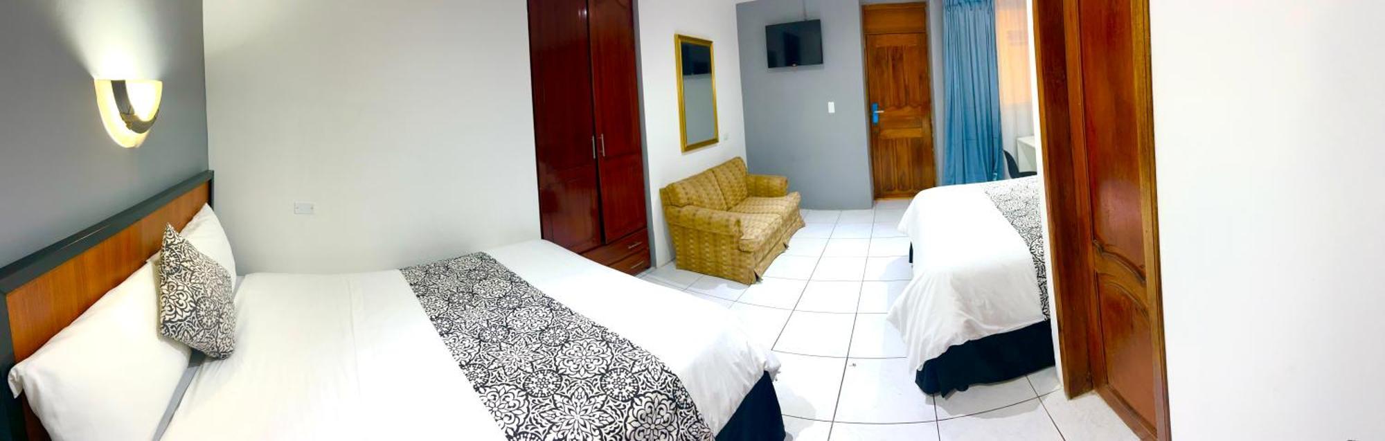 Accel Hotel La Quinta Ibarra Bagian luar foto