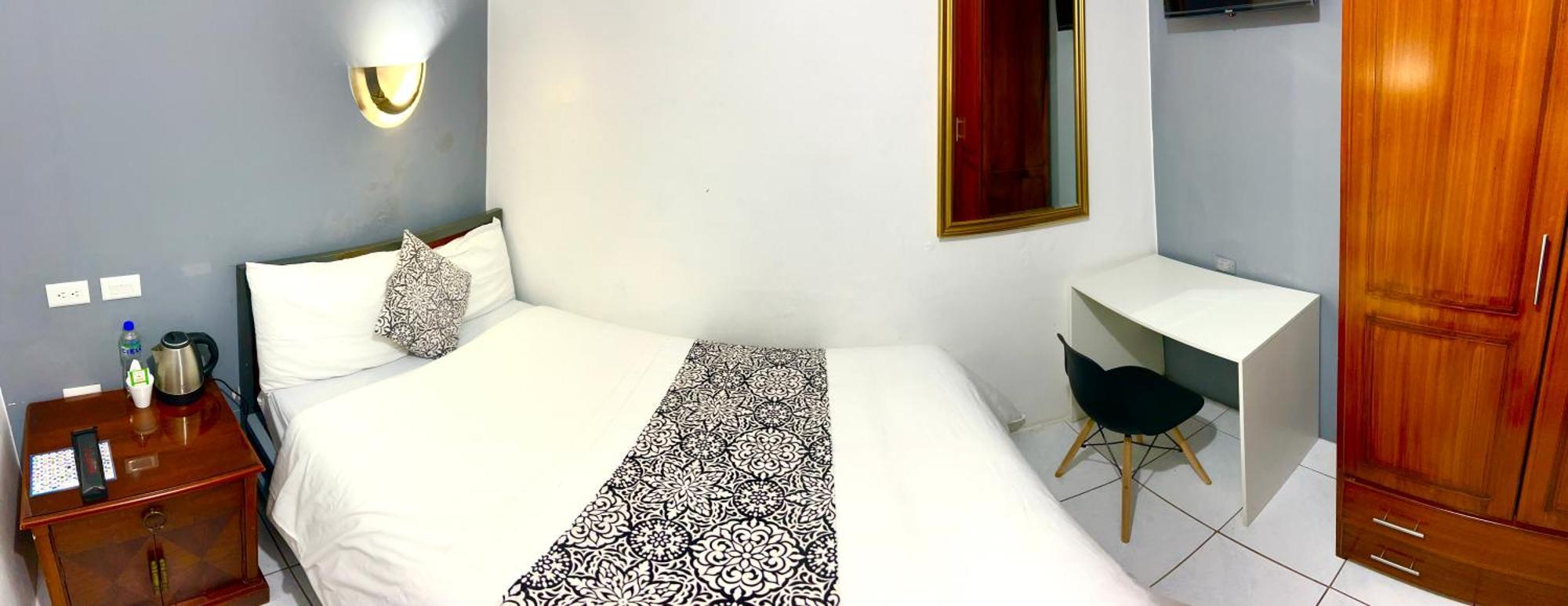 Accel Hotel La Quinta Ibarra Bagian luar foto