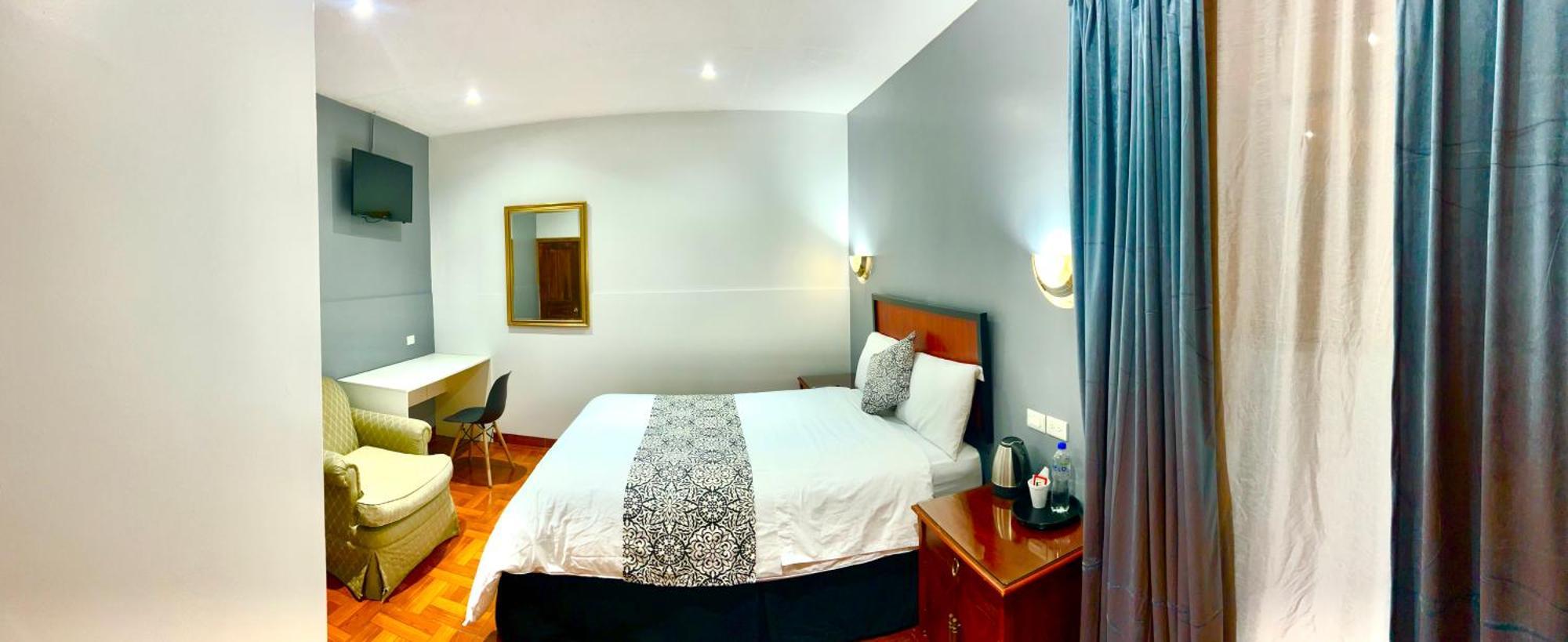 Accel Hotel La Quinta Ibarra Bagian luar foto