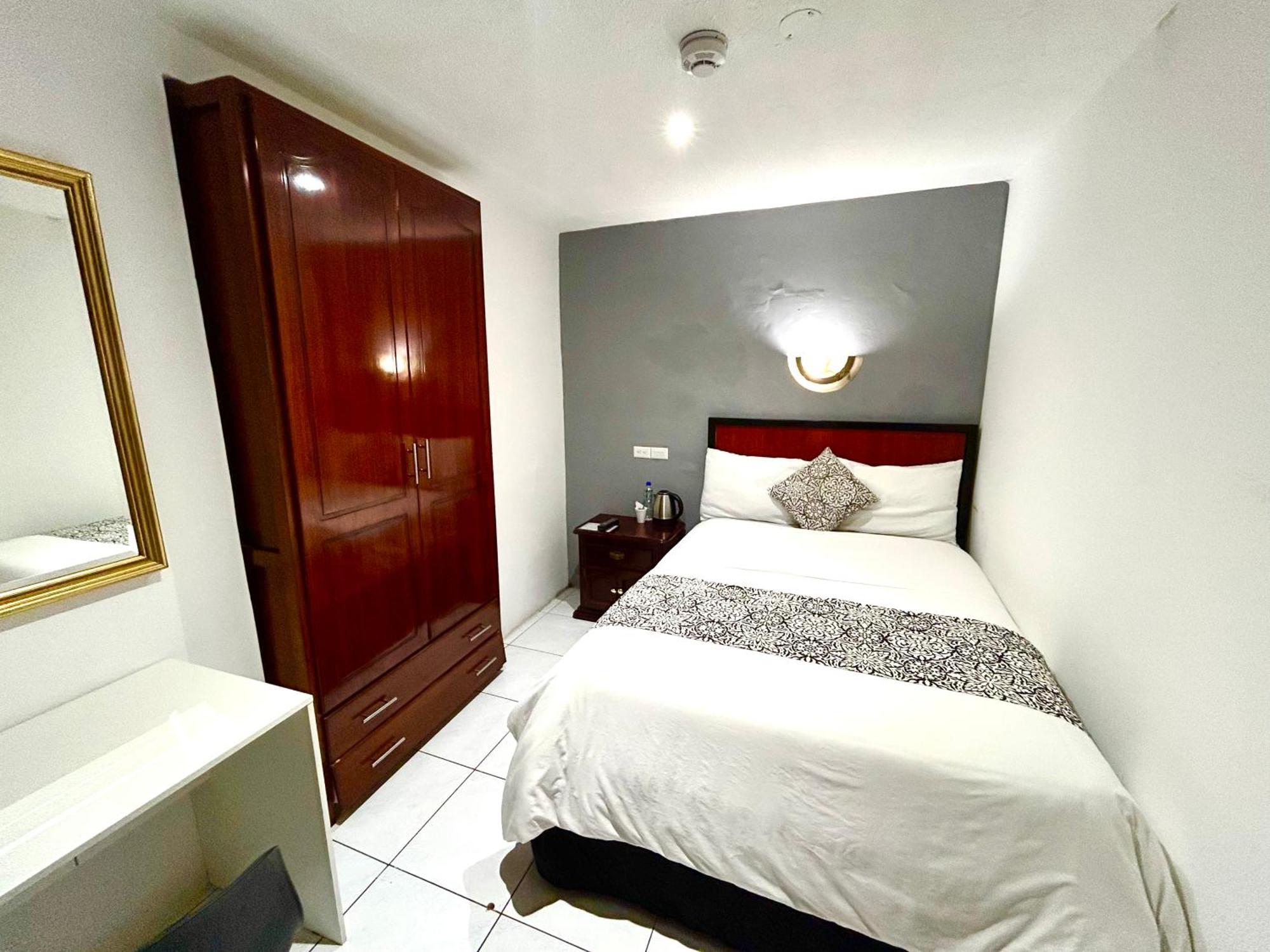 Accel Hotel La Quinta Ibarra Bagian luar foto
