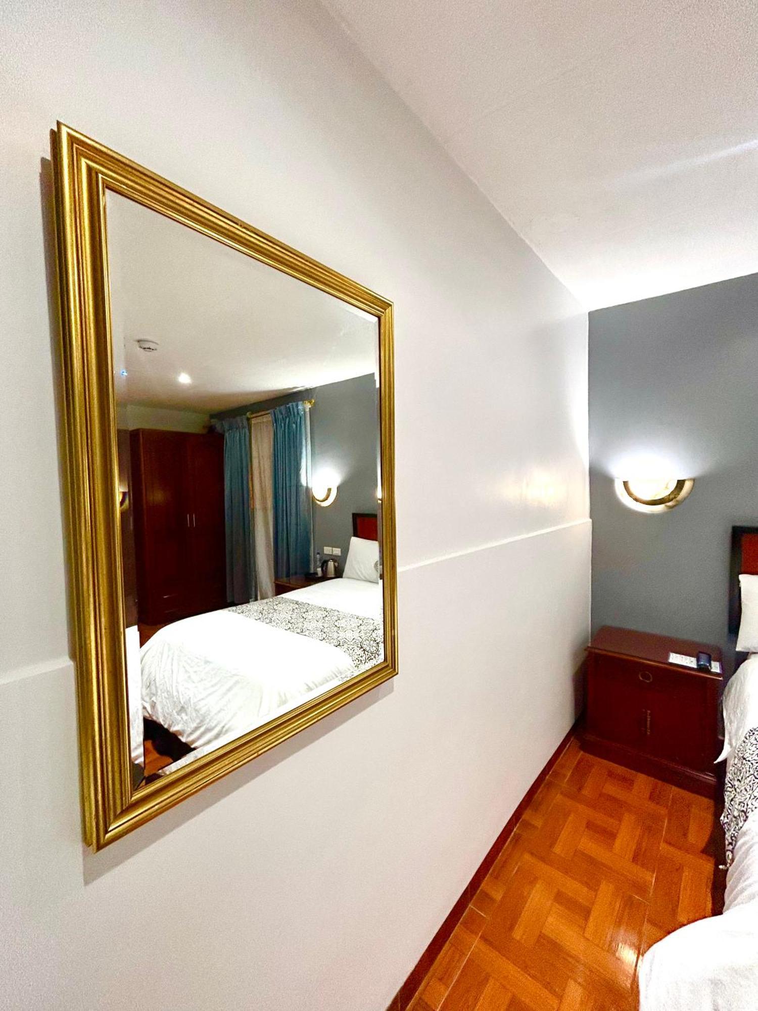 Accel Hotel La Quinta Ibarra Bagian luar foto