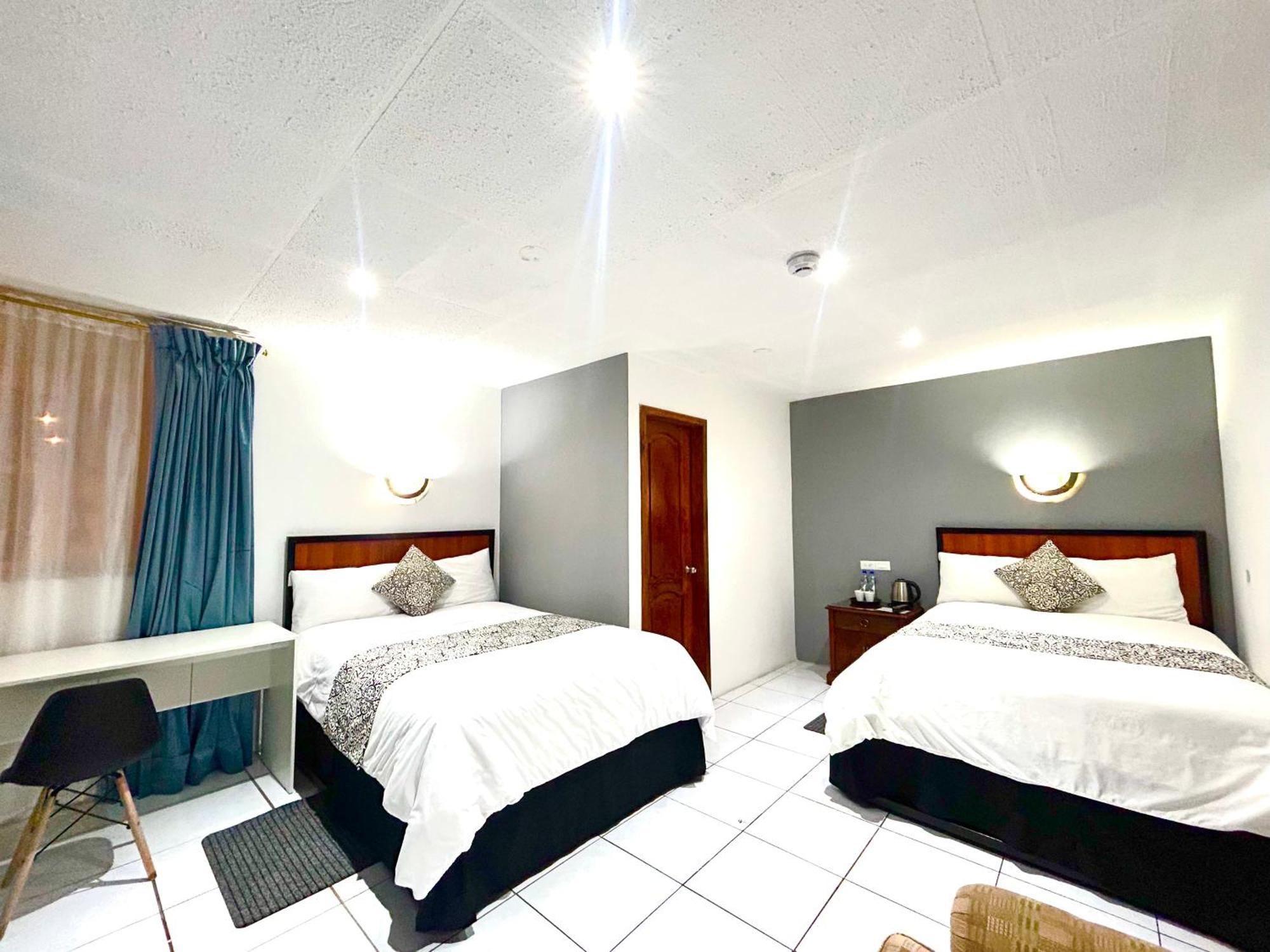 Accel Hotel La Quinta Ibarra Bagian luar foto