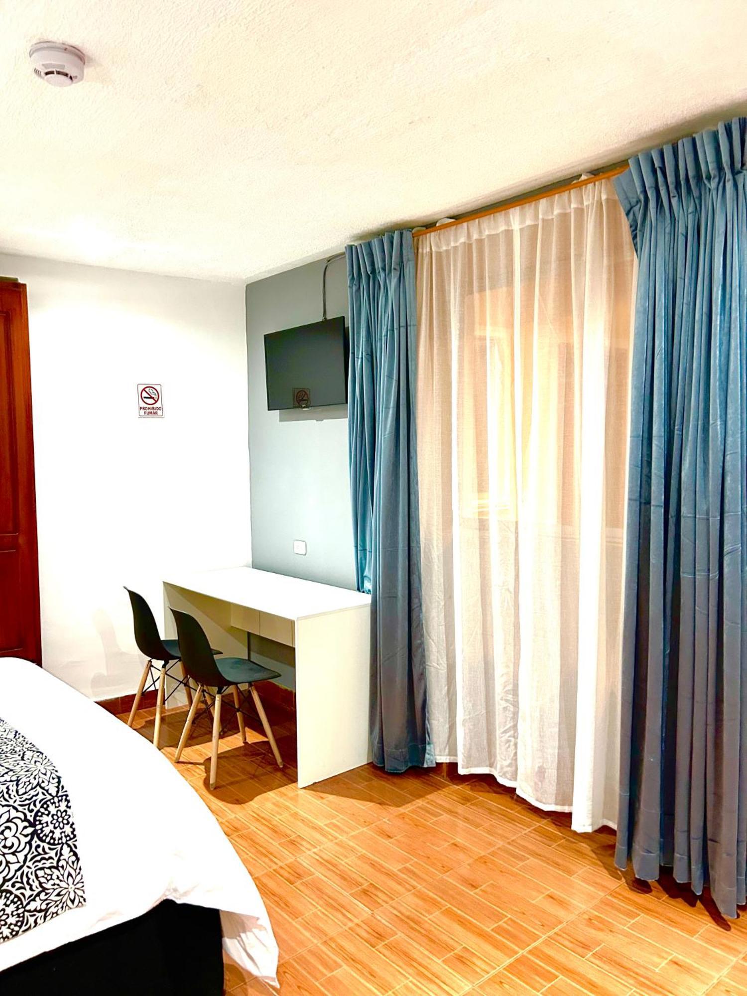 Accel Hotel La Quinta Ibarra Bagian luar foto