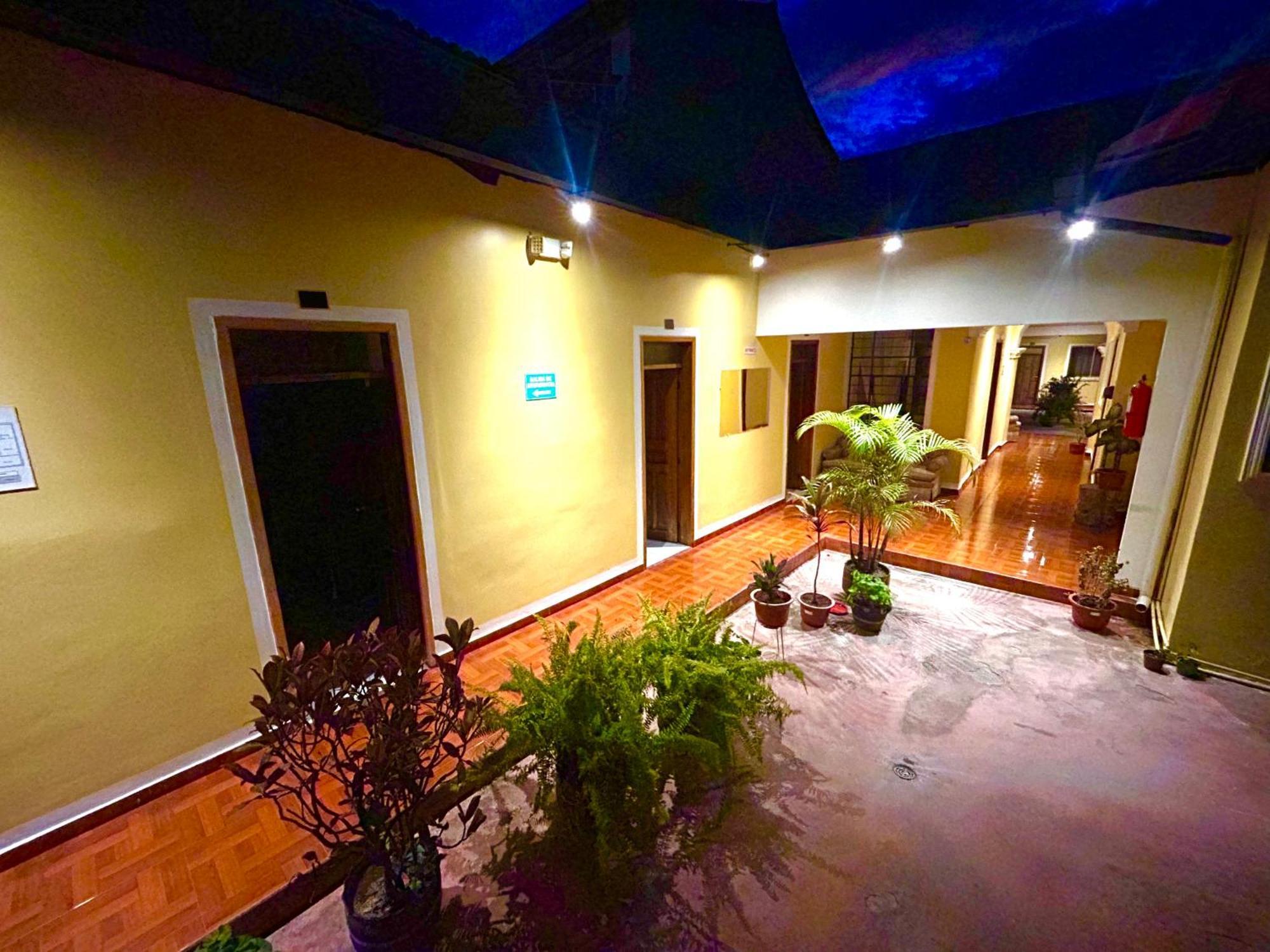 Accel Hotel La Quinta Ibarra Bagian luar foto