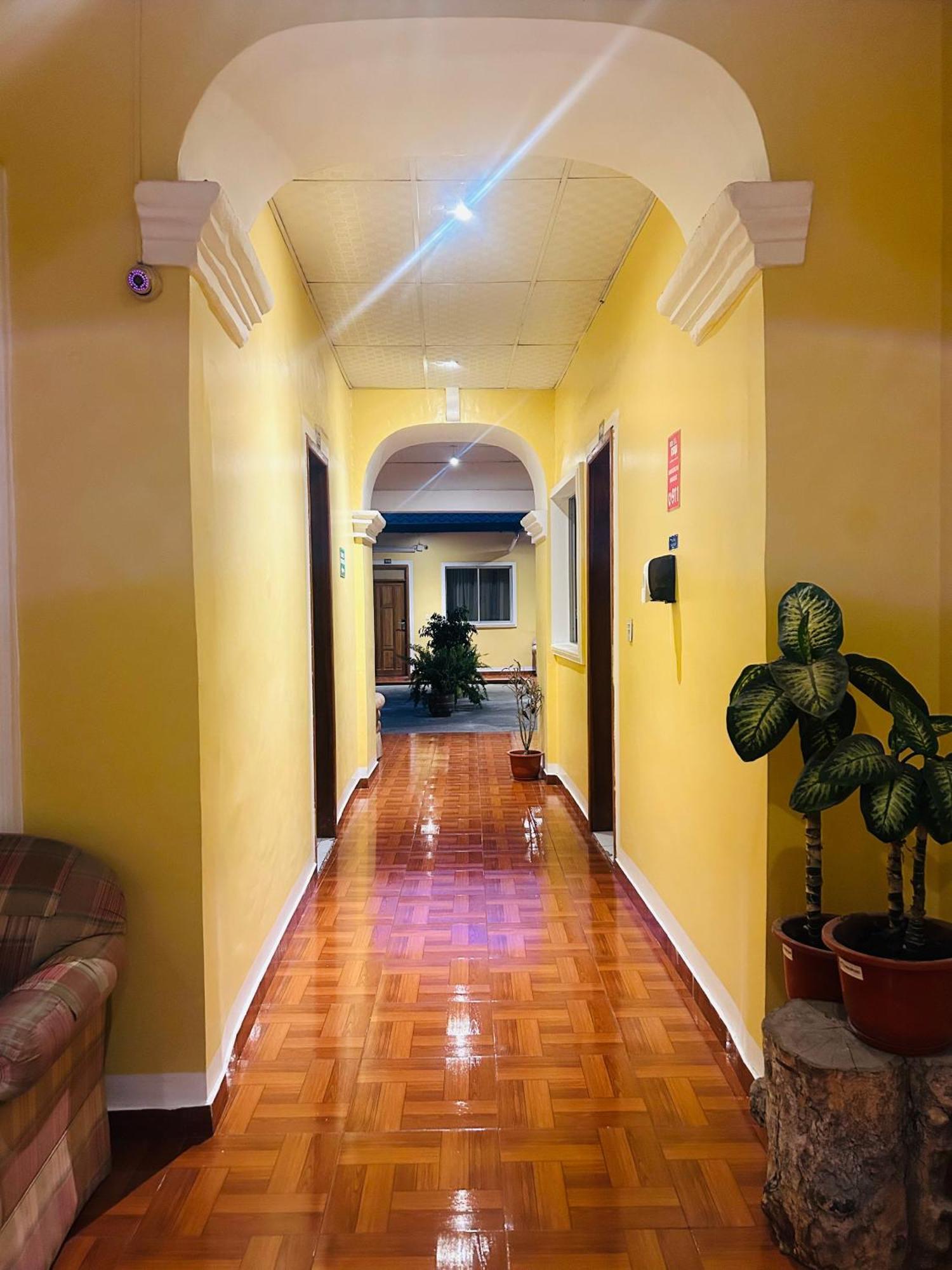Accel Hotel La Quinta Ibarra Bagian luar foto